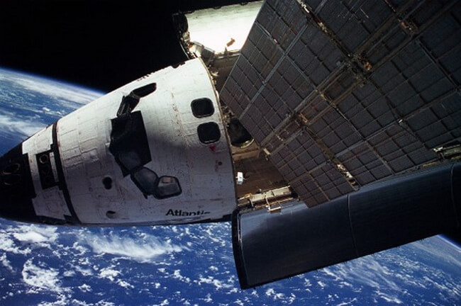 10 интересных и загадочных историй, связанных с МКС. Инцидент с «треугольниками» космической миссии STS 115. Фото.