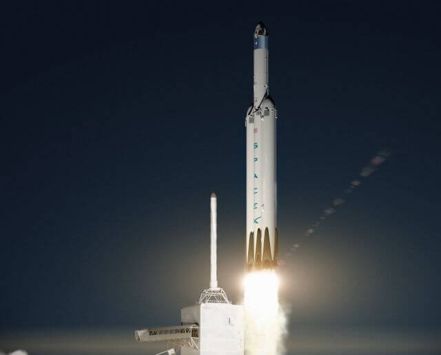Большая ракета Space X. Ракета Falcon Heavy. Фото.