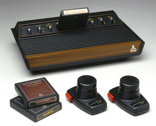 13. Atari 2600. Легендарная игровая приставка Atari. Фото.