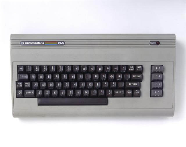 26. Commodore 64. Домашний компьютер Commodore 64. Фото.