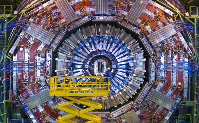 Возможно, физики БАК готовятся представить новую частицу. Фото.