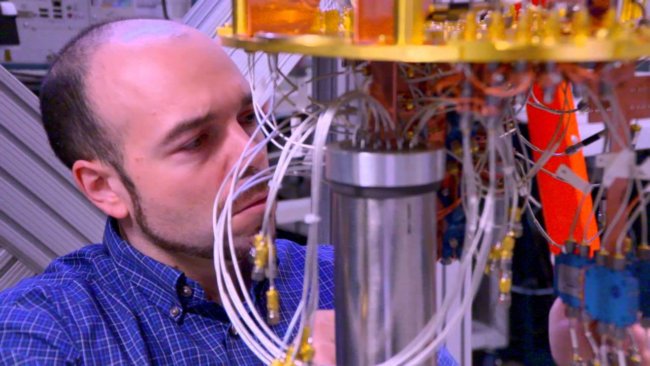 В IBM на квантовом компьютере запущен облачный сервис. Фото.
