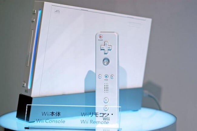 32. Wii. Игровая приставка Wii. Фото.