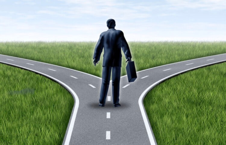 Всем когда-то надо будет сделать выбор. Фото.