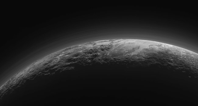 Ученые: у Плутона имеется подповерхностный жидкий океан. Фото.