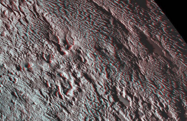 Чешуя Плутона. Поверхность Плутона в некоторых местах напоминает поверхность океана. Фото.
