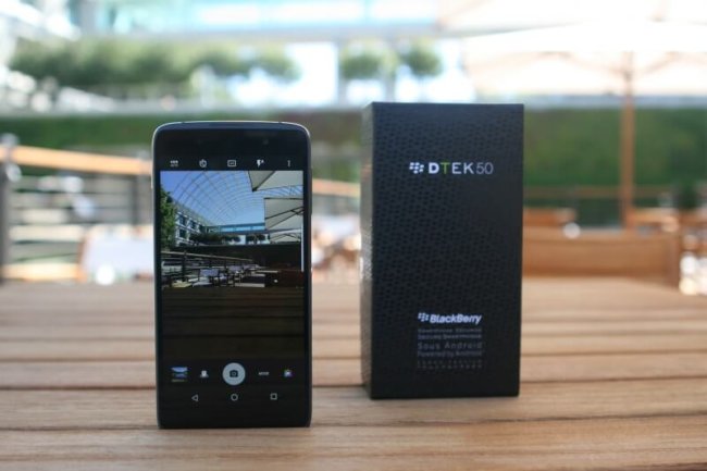 BlackBerry выпустила «самый защищенный Android-смартфон» DTEK50. Фото.