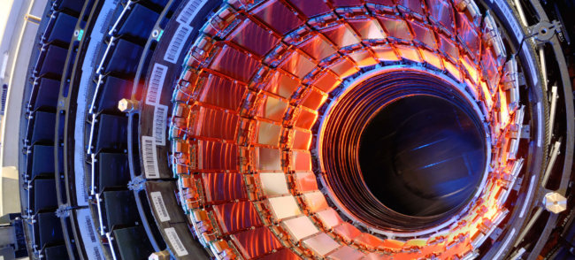Физики выбрали лучшие теории на тему загадочной находки Большого адронного коллайдера. Фото.
