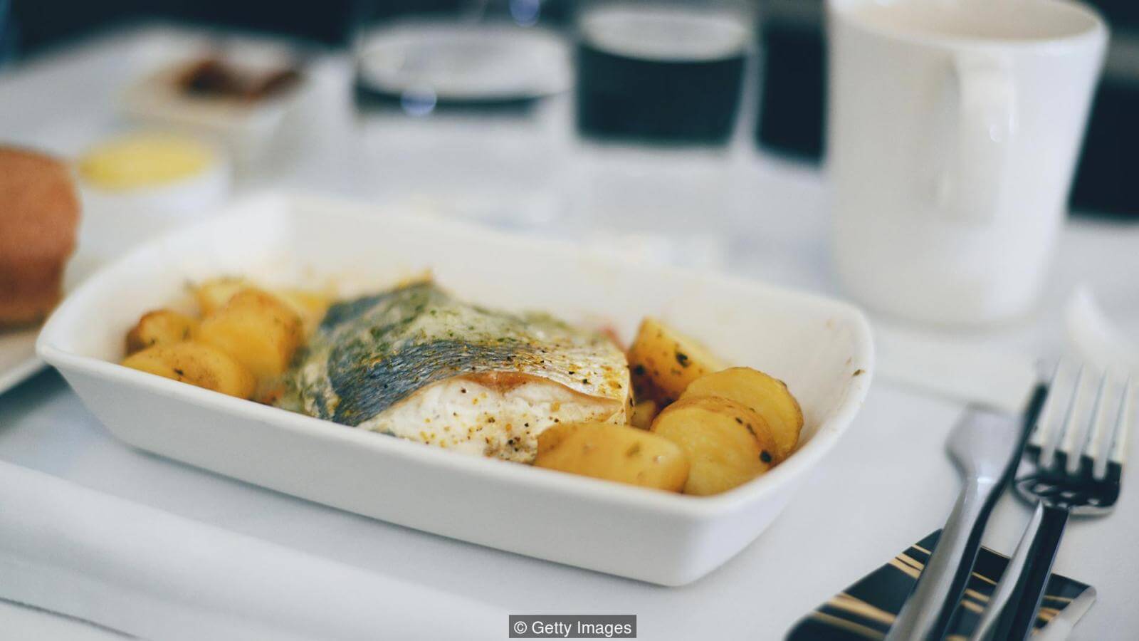 Не голодайте и не переедайте перед полетом. Фото.