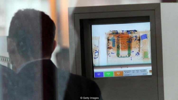 Тайная история рентгеновского зрения. Технология рентгена широко используется, например, для обеспечения безопасности пассажиров в аэропортах. Фото.