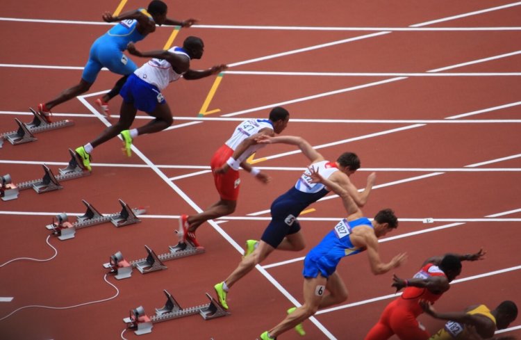 Олимпийская сборная США по бегу используют наушники, стимулирующие мозговые центры