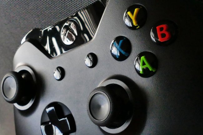 Продажи приставок Xbox One снизились, но Microsoft не отчаивается. Фото.