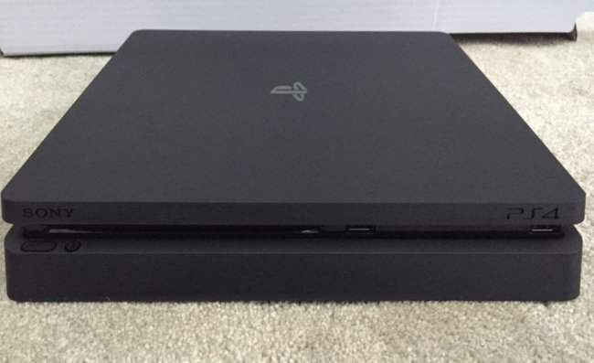 В Сеть утекли фотографии новой ревизии консоли Sony PlayStation 4. Фото.