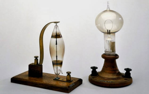 Лампочку изобрел не Томас Эдисон. Лампа накаливания, запатентованная Томасом Эдисоном. Фото.