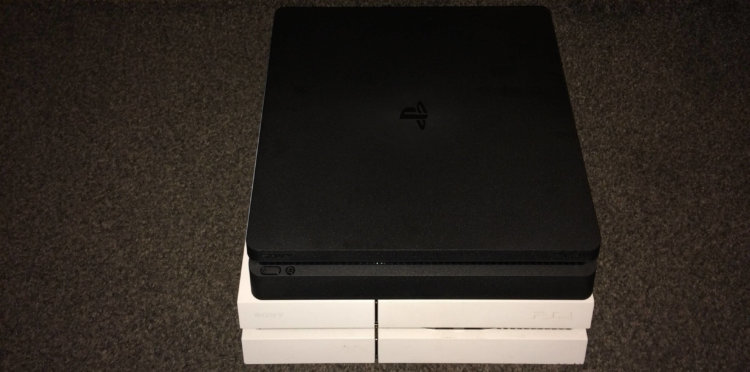 В сеть утекли фотографии новой ревизии консоли Sony PlayStation 4