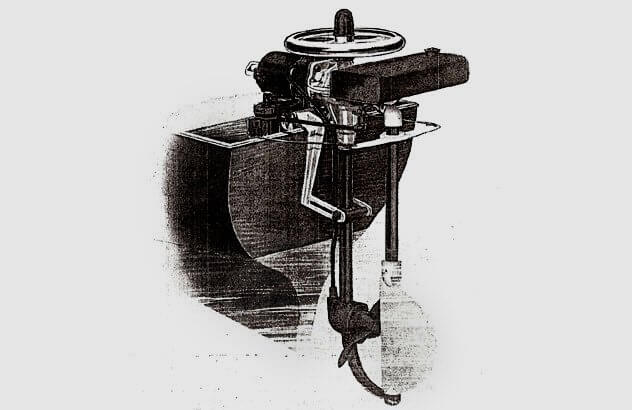 Подвесной мотор: приписывают Олу Эвинруду. Кэмерон Уотермен запатентовал подвесной мотор в 1907 году. Фото.