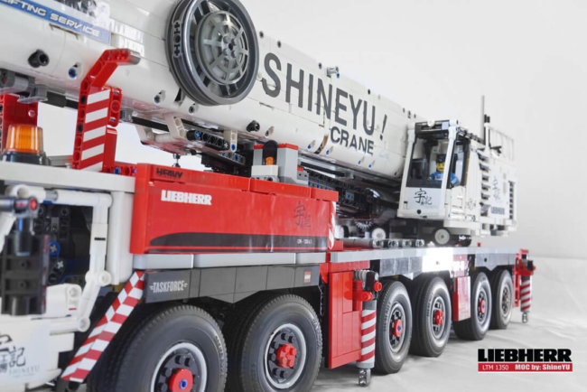 Самодельный автокран из LEGO: круче вы ещё не видели. Фото.