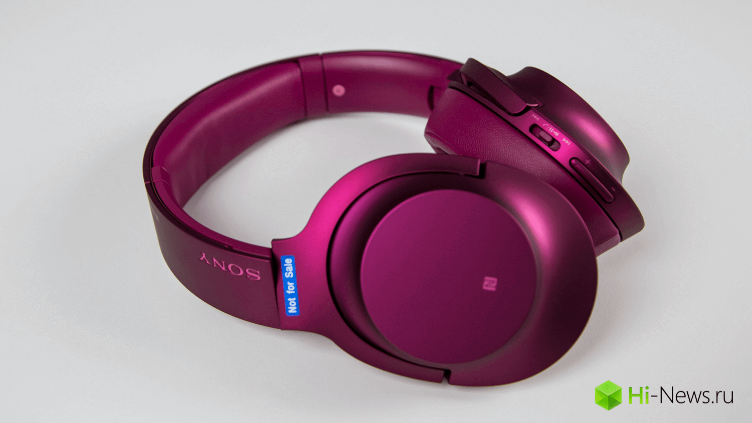 Sony_Hear_On_17