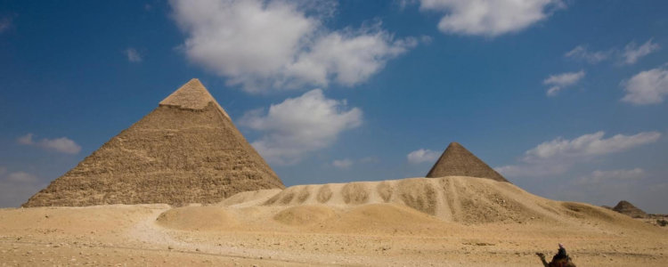 Смогут ли наши небоскребы пережить пирамиды? Пирамиды — это уникальные строения древней цивилизации. Фото.