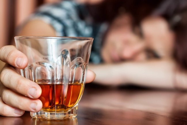 В Лиде от суррогатного алкоголя скончалась 36-летняя женщина