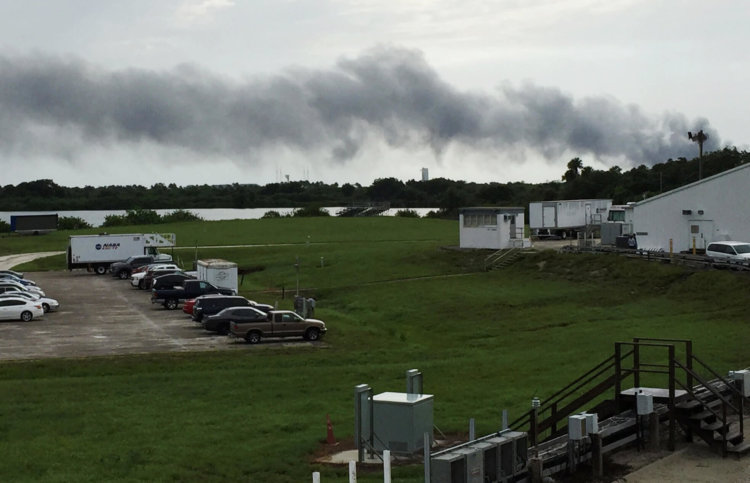 Spacecom может потребовать у SpaceX компенсацию за сгоревший спутник. Фото.