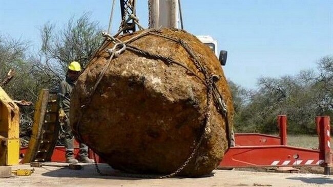 В Аргентине нашли метеорит весом 30 тонн. Фото.