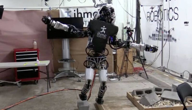 #видео | Робот Atlas научился балансировать на одной ноге. Фото.