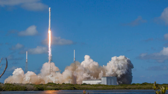 SpaceX возобновит космические запуски в ноябре этого года. Фото.