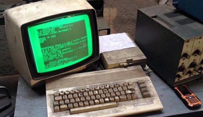 Автомастерская из Гданьска до сих пор использует Commodore 64. Фото.