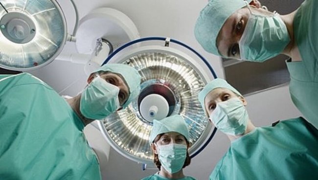 В Польше врачи спасли женщину, потерявшую большую часть кожи головы. Фото.