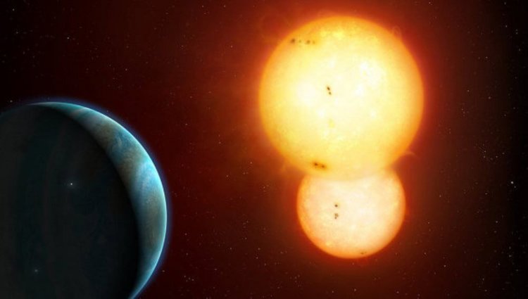 Ученые нашли планету, вращающуюся вокруг двух звезд