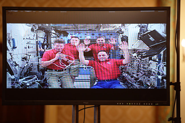 «Россия сегодня» задаст космонавтам с МКС вопросы читателей. Фото.