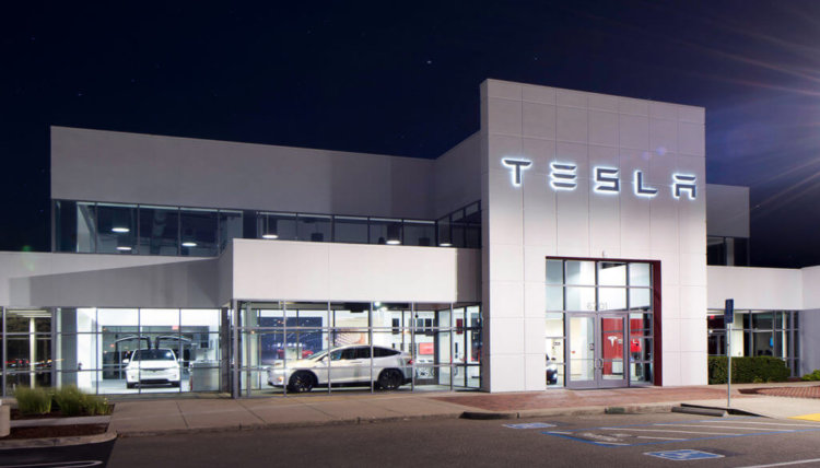 Элон Маск заявил, что каждая новая Tesla будет полностью самоуправляемой. Фото.