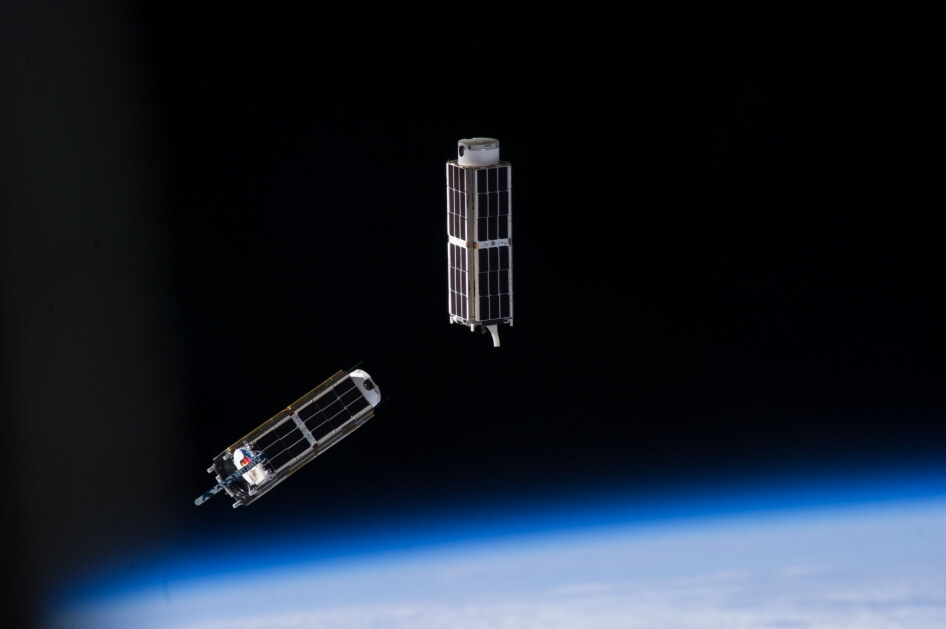 Как устроены «кубсаты» (CubeSat)? Таких кубсатов могут быть сотни на орбите. Фото.