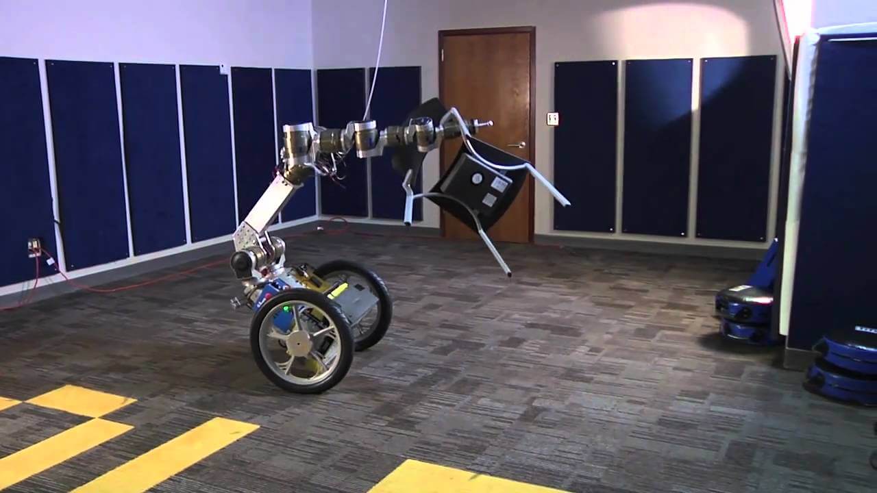 Разработан алгоритм, позволяющий роботам самостоятельно расчищать себе путь