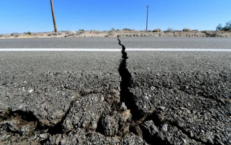 Разлом Сан-Андреас. Протяженность разлома Salton Trough составляет 56 километров. Его открытие позволило представить полную картину возможной опасности для региона, включая всю территорию Лос-Анджелеса. Фото.