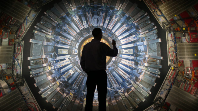 В ЦЕРН началась охота на загадочные «тёмные фотоны». Фото.