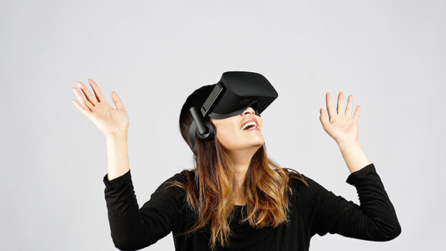 #видео | Зачем нужны реальные вещи, когда у вас есть VR-гарнитура? Фото.
