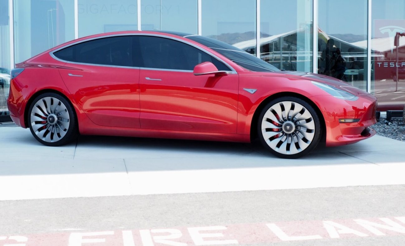 Tesla купила инженерную компанию, чтобы справиться с объемами производства Model 3