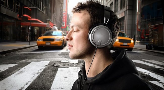 Ученые доказали, что музыка может снижать болевые ощущения. Фото.