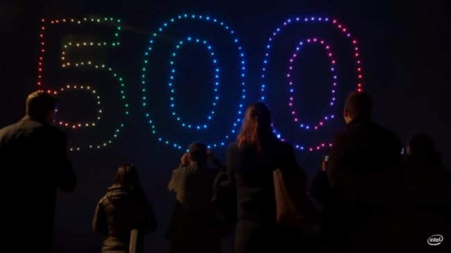 Компания Intel разработала дрон Shooting Star для организации световых шоу. Фото.