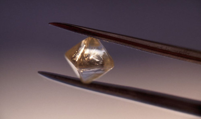 Алмазные батарейки позволят превратить радиоактивные отходы в чистую энергию. Алмазные батарейки позволят превратить радиоактивные отходы в чистую энергию. Фото.