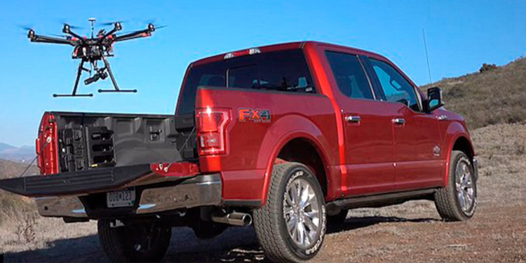 В Ford планируют использовать дроны для помощи беспилотным авто. Фото.