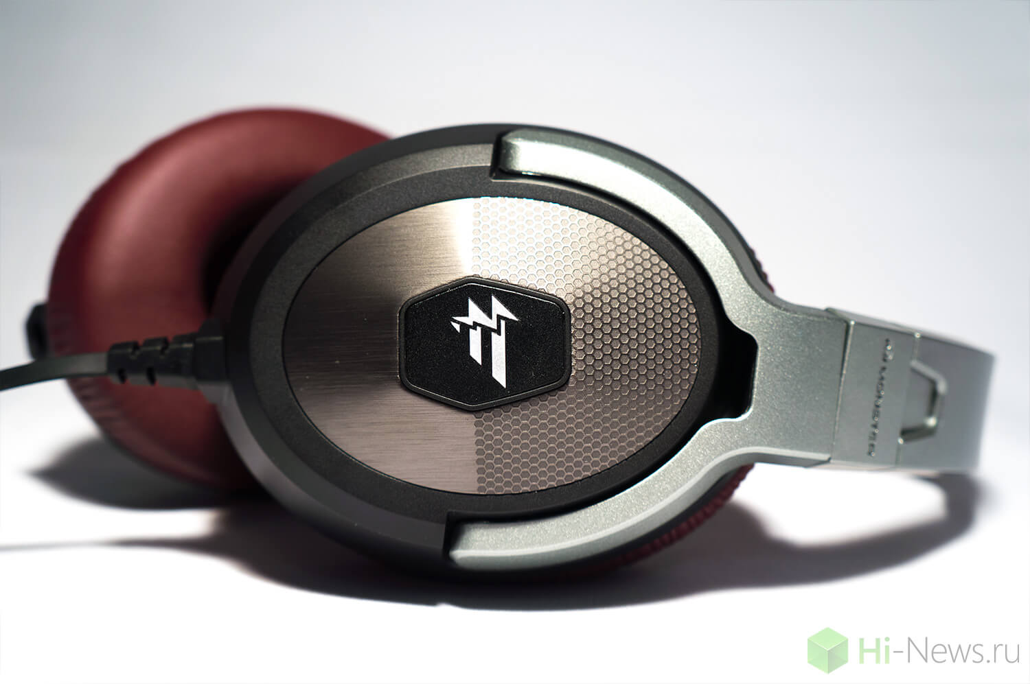 Обзор игровой гарнитуры Monster Fatal1ty FXM 200. Фото.