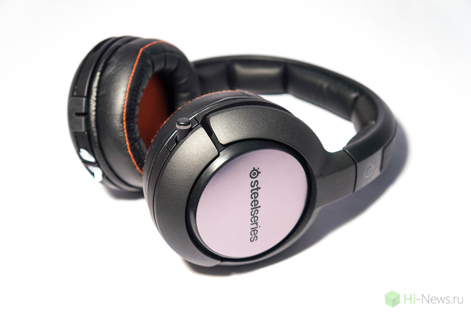 Обзор беспроводной игровой гарнитуры SteelSeries Siberia 840.. Фото.