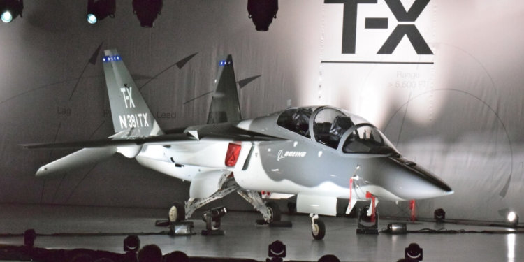 Истребитель следующего поколения Boeing T-X совершил первый испытательный полет. Фото.