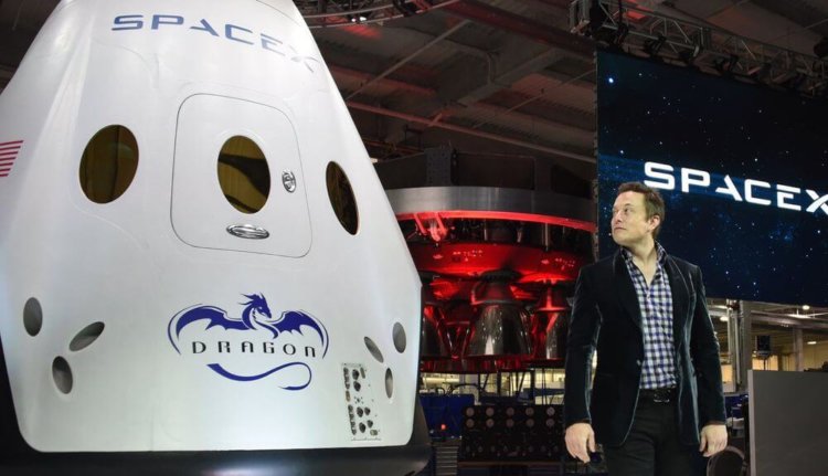 SpaceX перенесла первый пилотируемый полёт аппарата Dragon на 2018 год. Фото.
