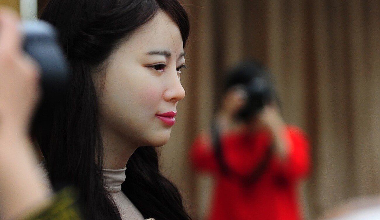 Фотореалистичный робот Jia Jia приобретает все больше навыков.. Фото.