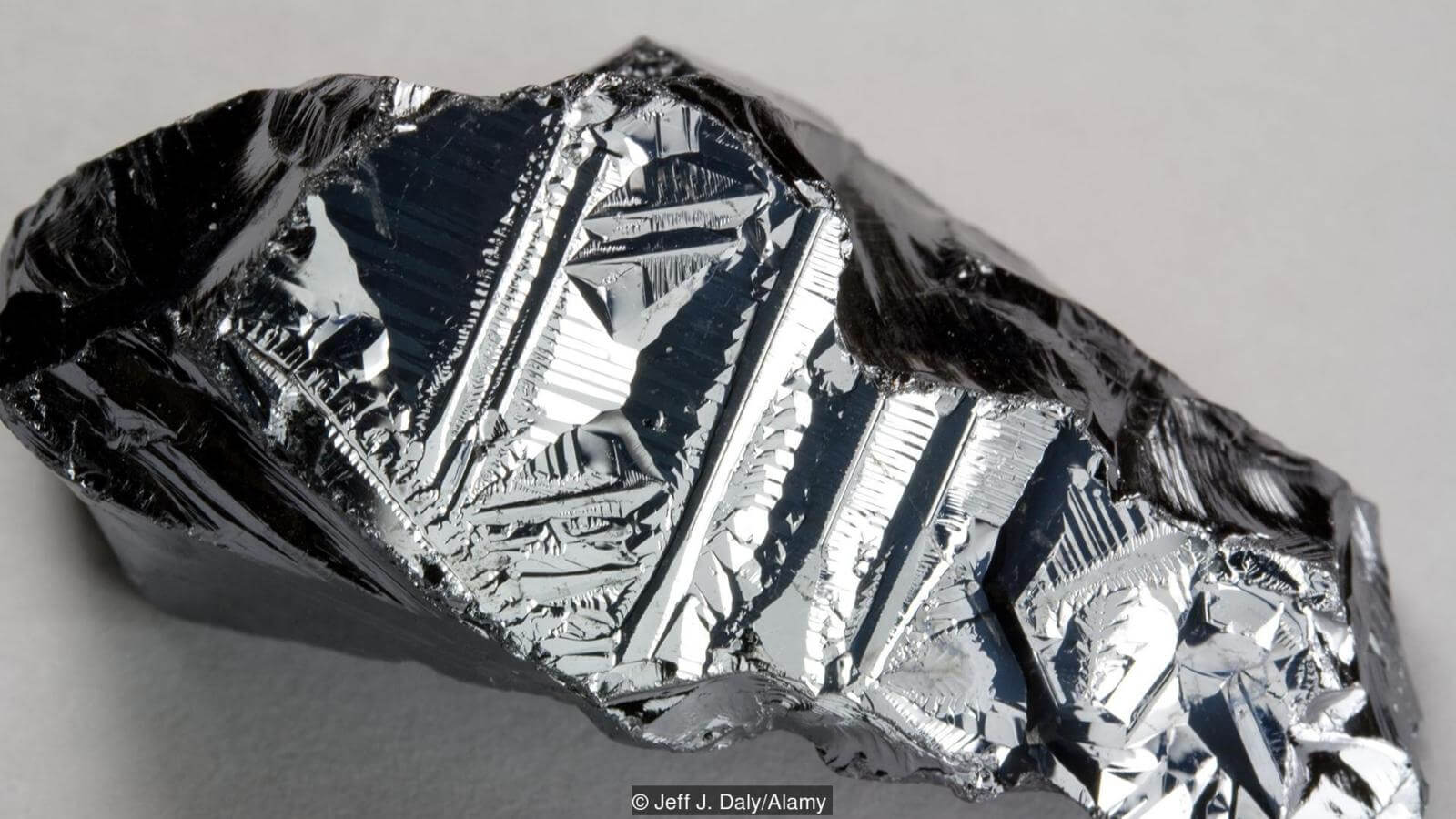 Существует больше 100 определений жизни, и все они ошибочны.. Технологи: построить искусственную жизнь.. Фото.