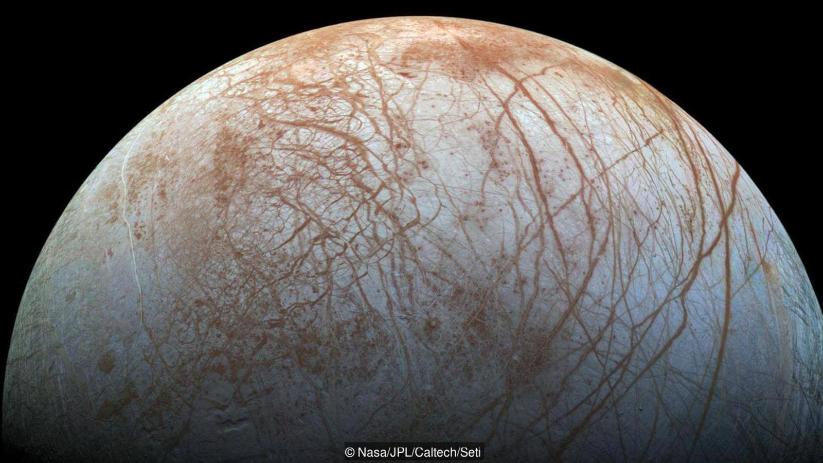 Такая поверхность планеты кажется необычной. Фото.